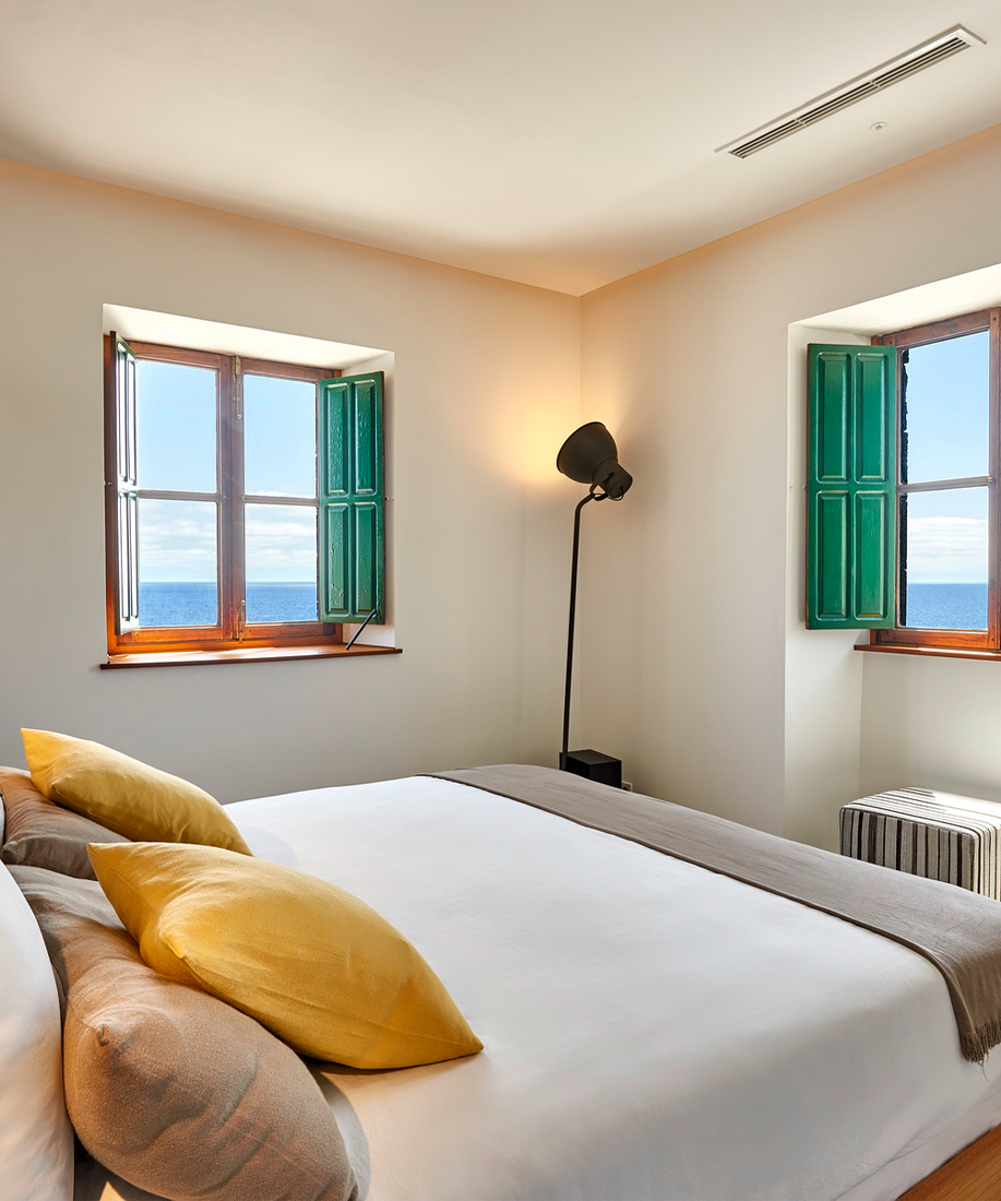 Floatel Faro Punta Cumplida-5